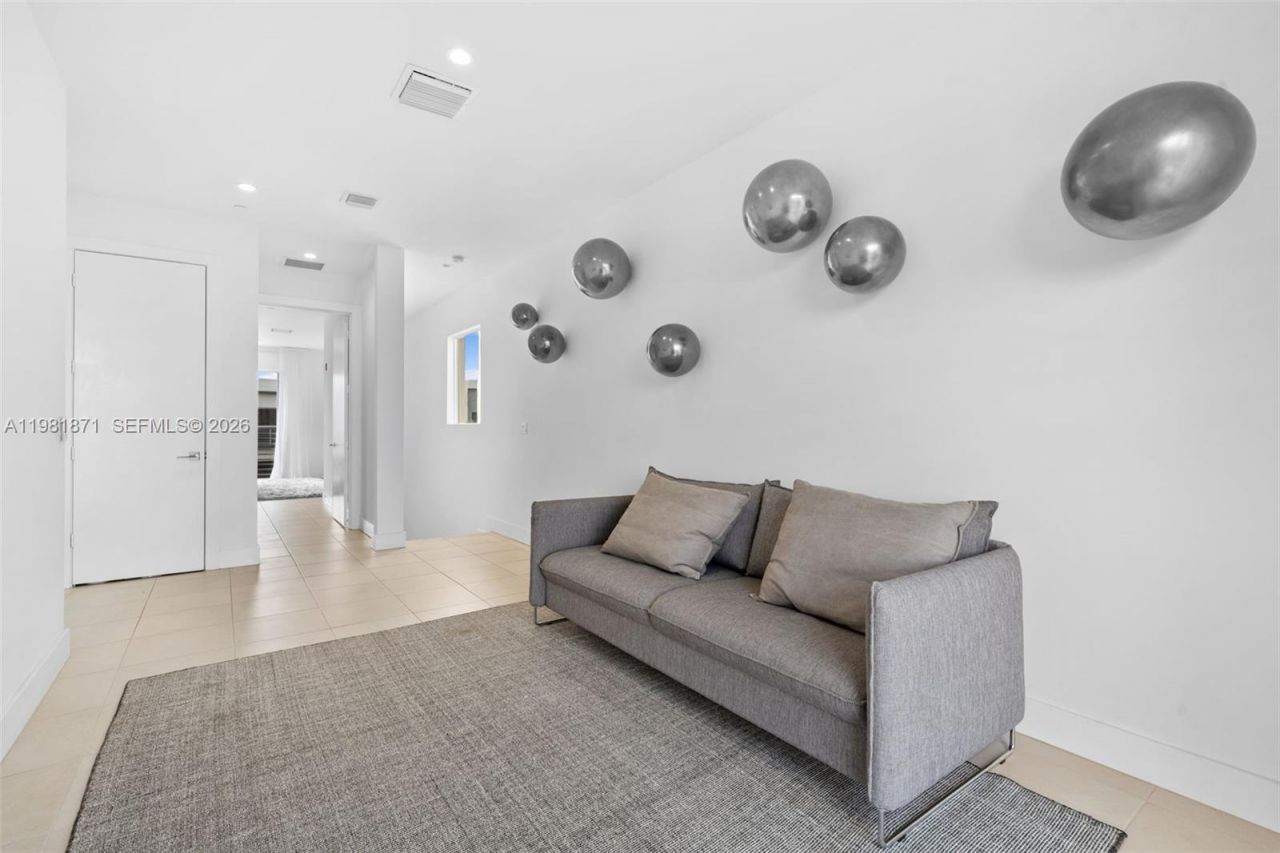 1034 NE 18th Ave , Unit 205, Fort Lauderdale, FL 33304 Photo