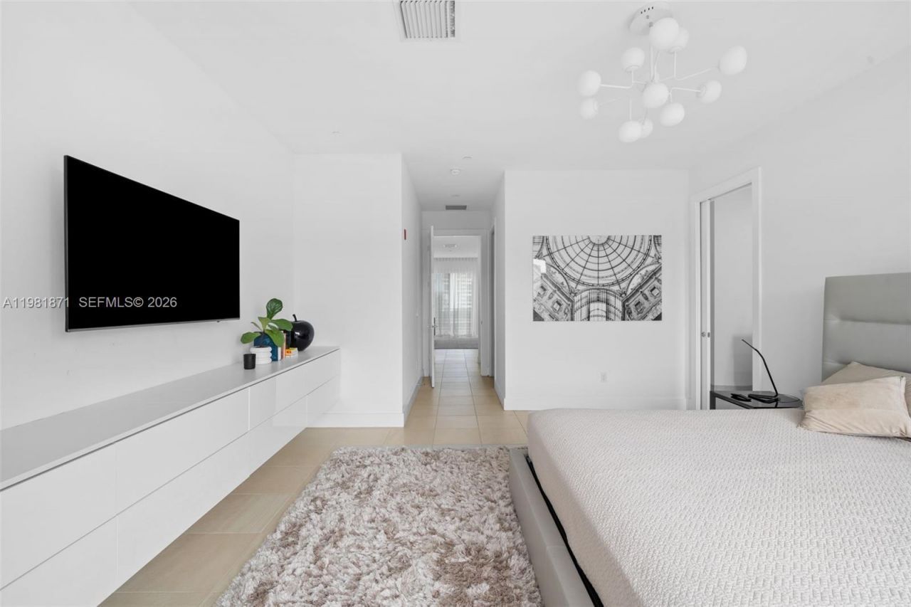 1034 NE 18th Ave , Unit 205, Fort Lauderdale, FL 33304 Photo