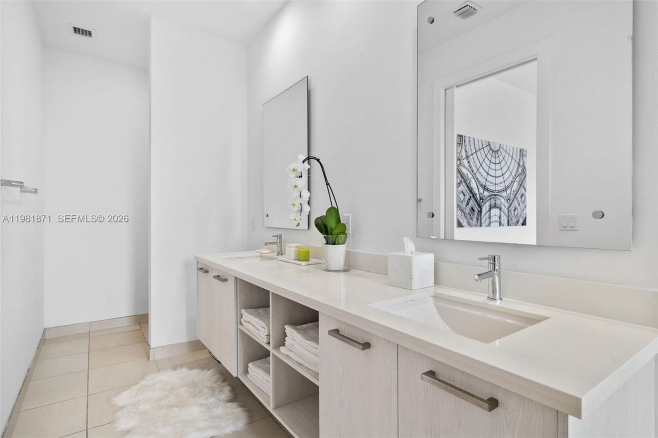 1034 NE 18th Ave , Unit 205, Fort Lauderdale, FL 33304 Photo