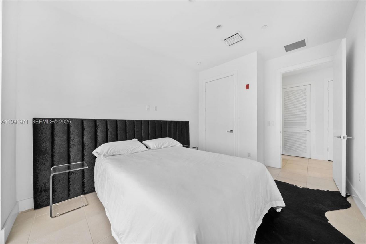 1034 NE 18th Ave , Unit 205, Fort Lauderdale, FL 33304 Photo