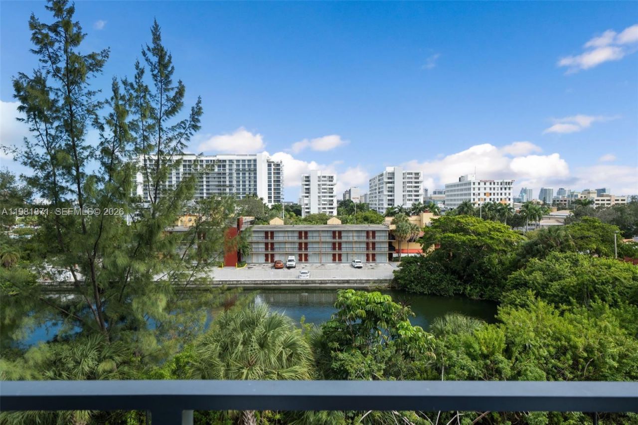 1034 NE 18th Ave , Unit 205, Fort Lauderdale, FL 33304 Photo