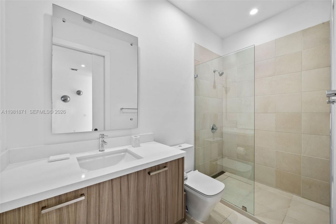 1034 NE 18th Ave , Unit 205, Fort Lauderdale, FL 33304 Photo