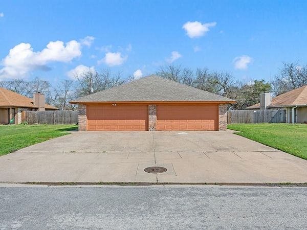 6630 Parkview Lane, North Richland Hills, TX 76182