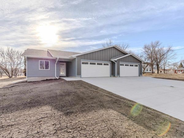 306 W 1st Street, Unit A, Lake Park, IA 51347