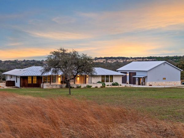 1808 Axis CIR, Fredericksburg, TX 78624