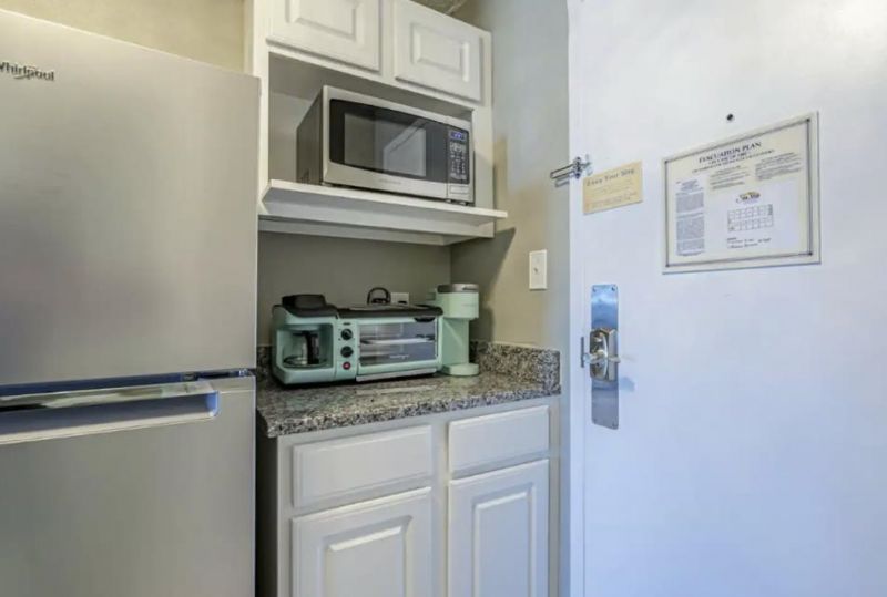 1207 S Ocean Blvd.  Photo 8