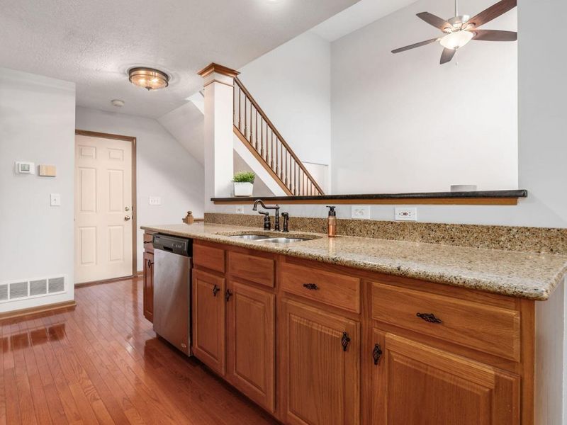 365 Sycamore Woods Lane , Columbus, OH 43230 Photo 21