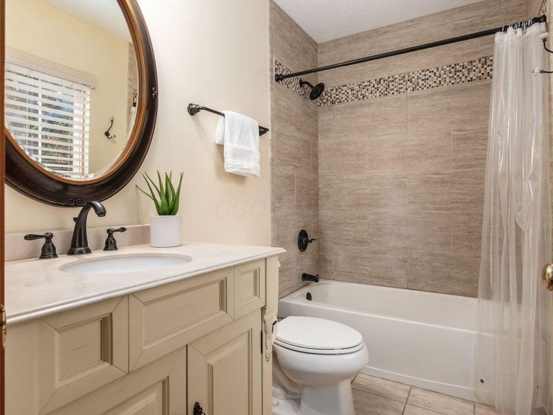 365 Sycamore Woods Lane , Columbus, OH 43230 Photo 30