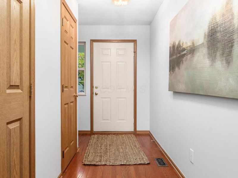 365 Sycamore Woods Lane , Columbus, OH 43230 Photo 5