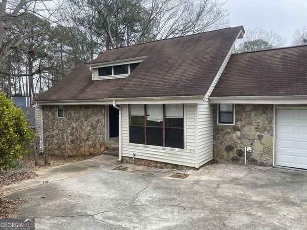 3958 Cotswold Drive SW, Lilburn, GA 30047