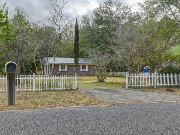 5755 Azalea Avenue, Milton, FL 32570