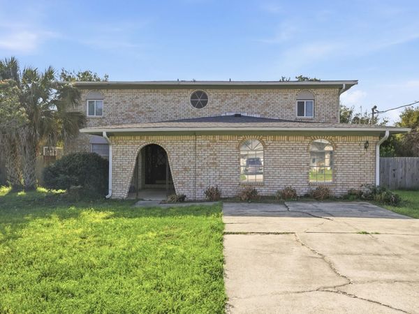 1253 Redwood Lane, Gulf Breeze, FL 32563