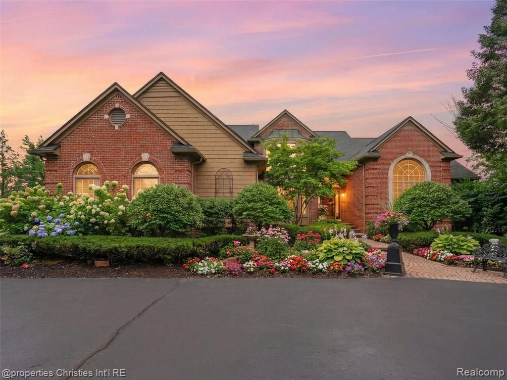 390 E Square Lake Road, Troy, MI 48085 Main Photo