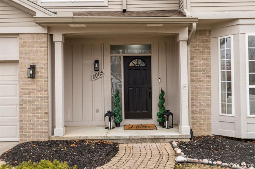 1065 Equestrian Drive, South Lyon, MI 48178 Main Photo