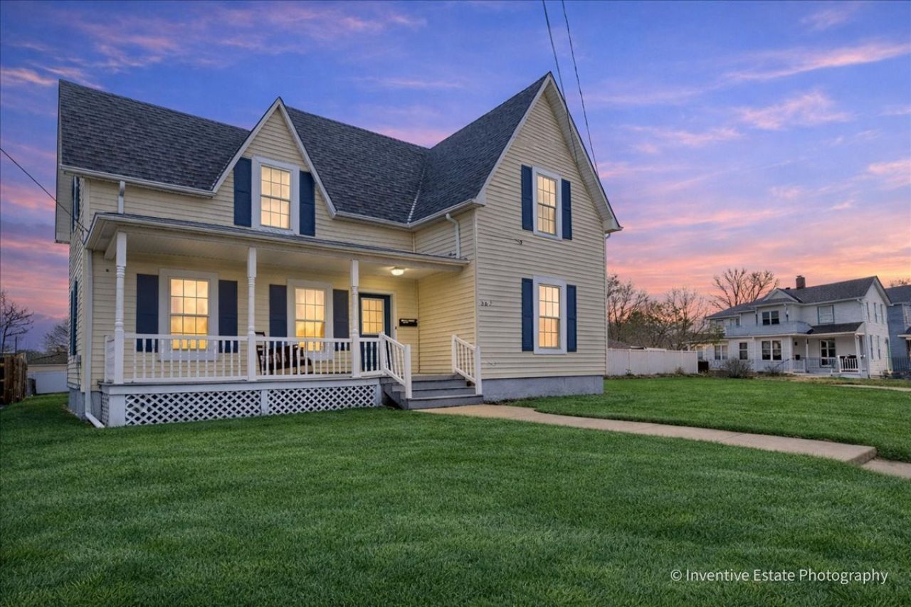 567 E New York Street, Aurora, IL 60505 Main Photo