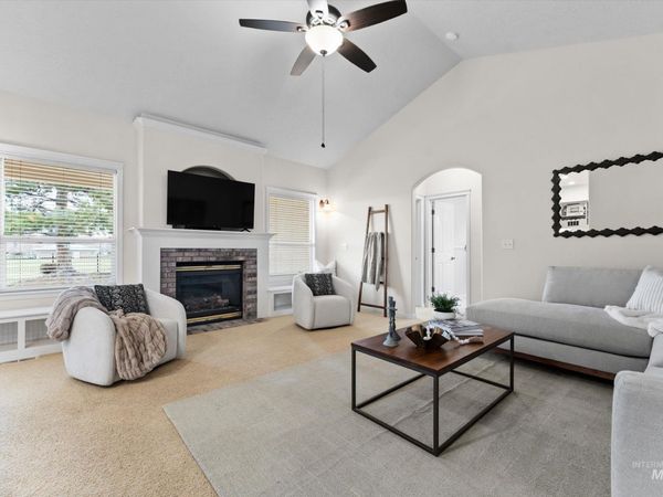 716 W Kodiak Drive, Meridian, ID 83642