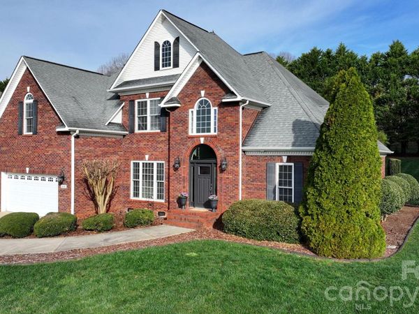 2696 Charleston Court , Claremont, NC 28610