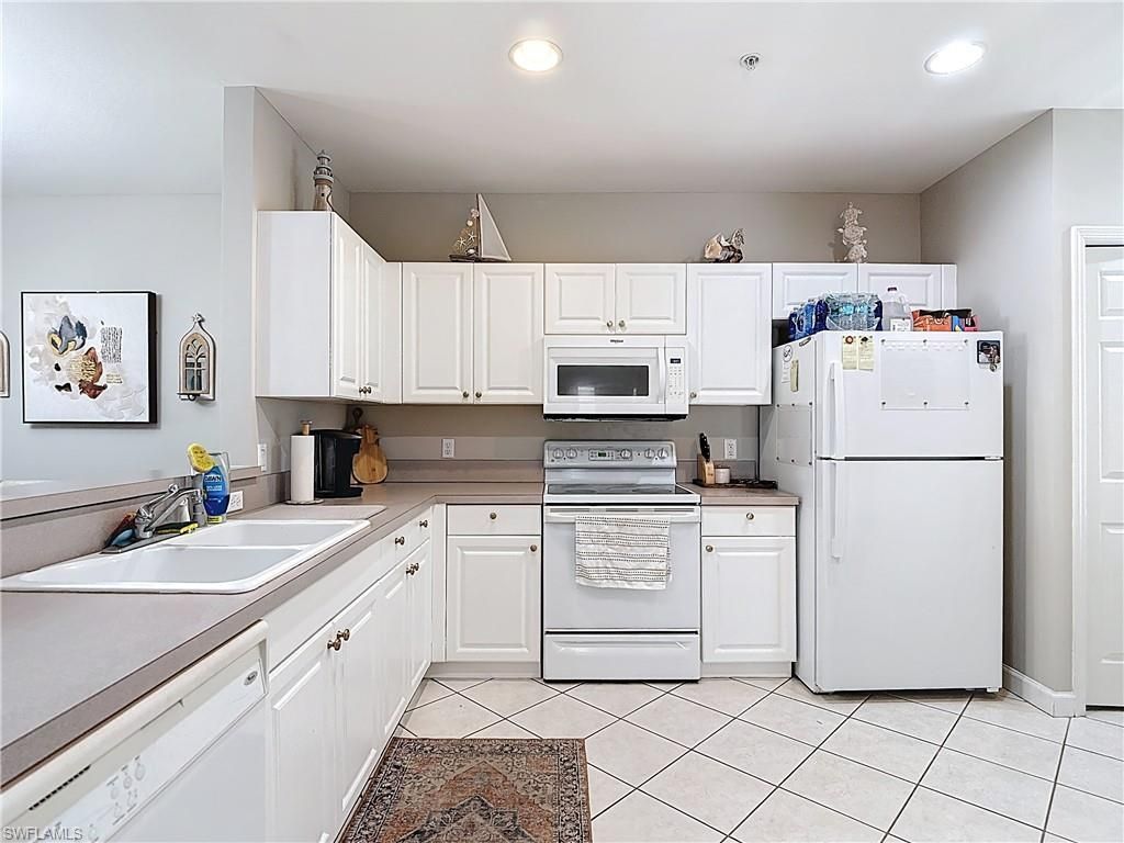 3015 Horizon Ln, Unit 2702, Naples, FL 34109 Photo