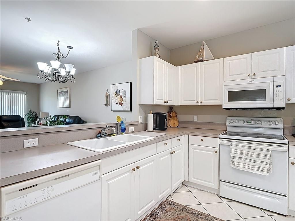 3015 Horizon Ln, Unit 2702, Naples, FL 34109 Photo