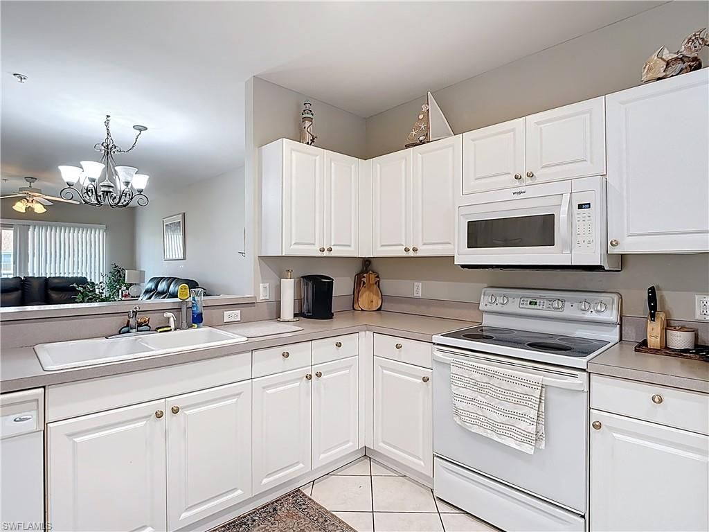 3015 Horizon Ln, Unit 2702, Naples, FL 34109 Photo
