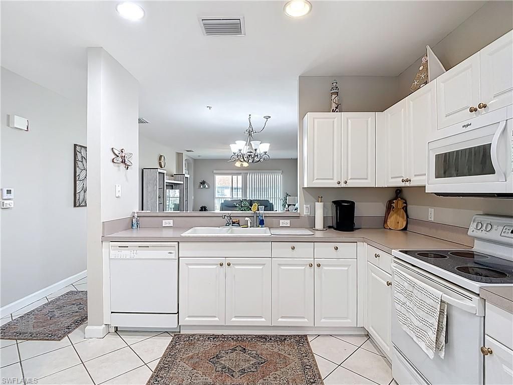 3015 Horizon Ln, Unit 2702, Naples, FL 34109 Photo