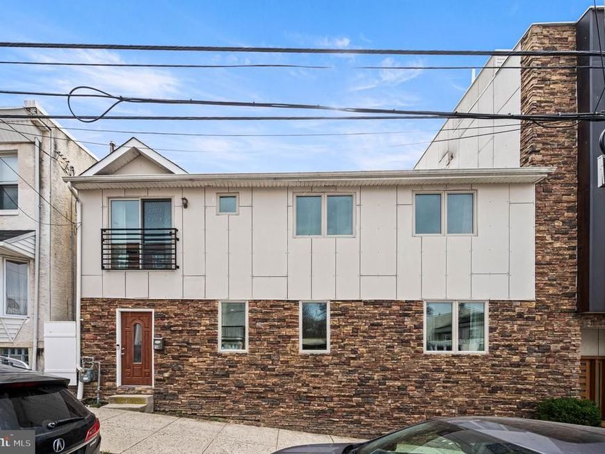 213 Roxborough Avenue, Philadelphia, PA 19128 Main Photo