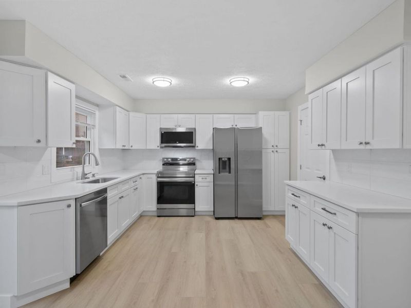 5153 Norwich Street , Hilliard, OH 43026 Photo 10