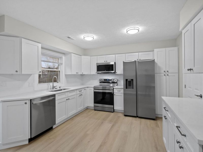 5153 Norwich Street , Hilliard, OH 43026 Photo 11