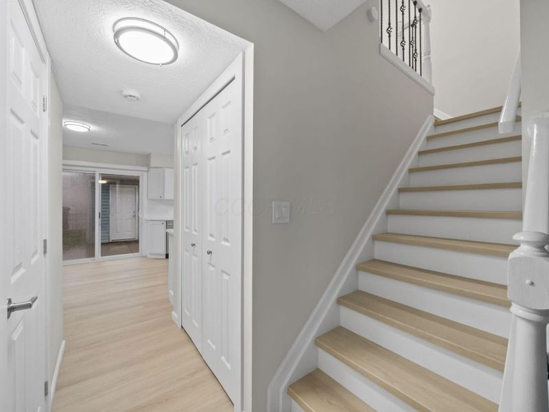 5153 Norwich Street , Hilliard, OH 43026 Photo 9