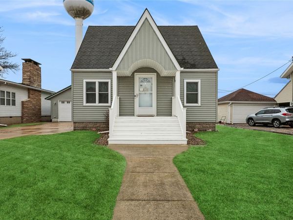 203 5th Avenue, Keystone, IA 52249