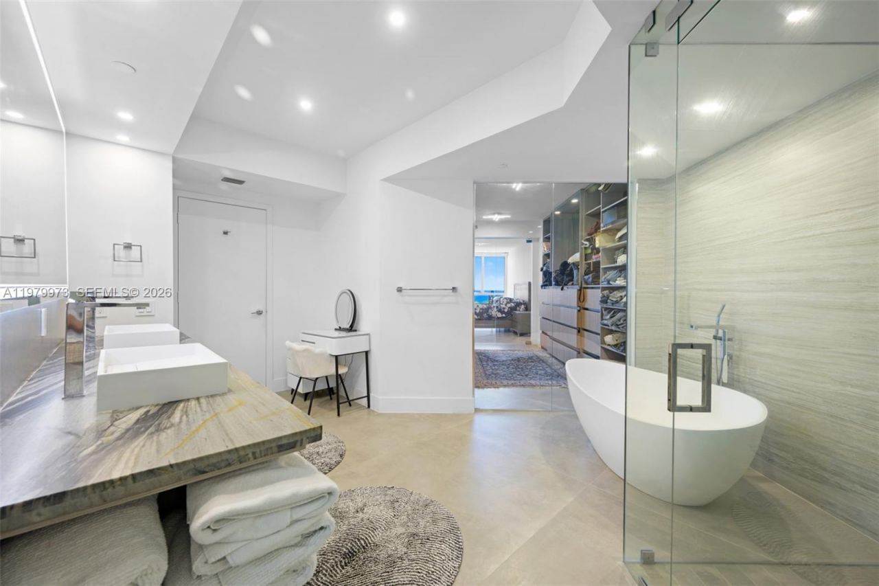 3802 NE 207th St, Unit 1101, Aventura, FL 33180 Photo