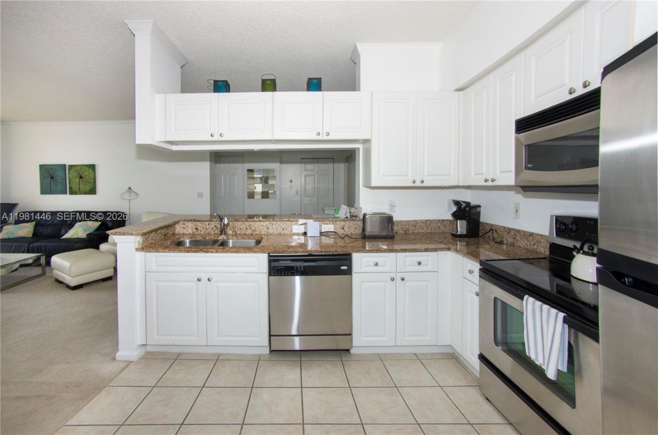 17150 N Bay Rd , Unit 2608, Sunny Isles Beach, FL 33160 Photo