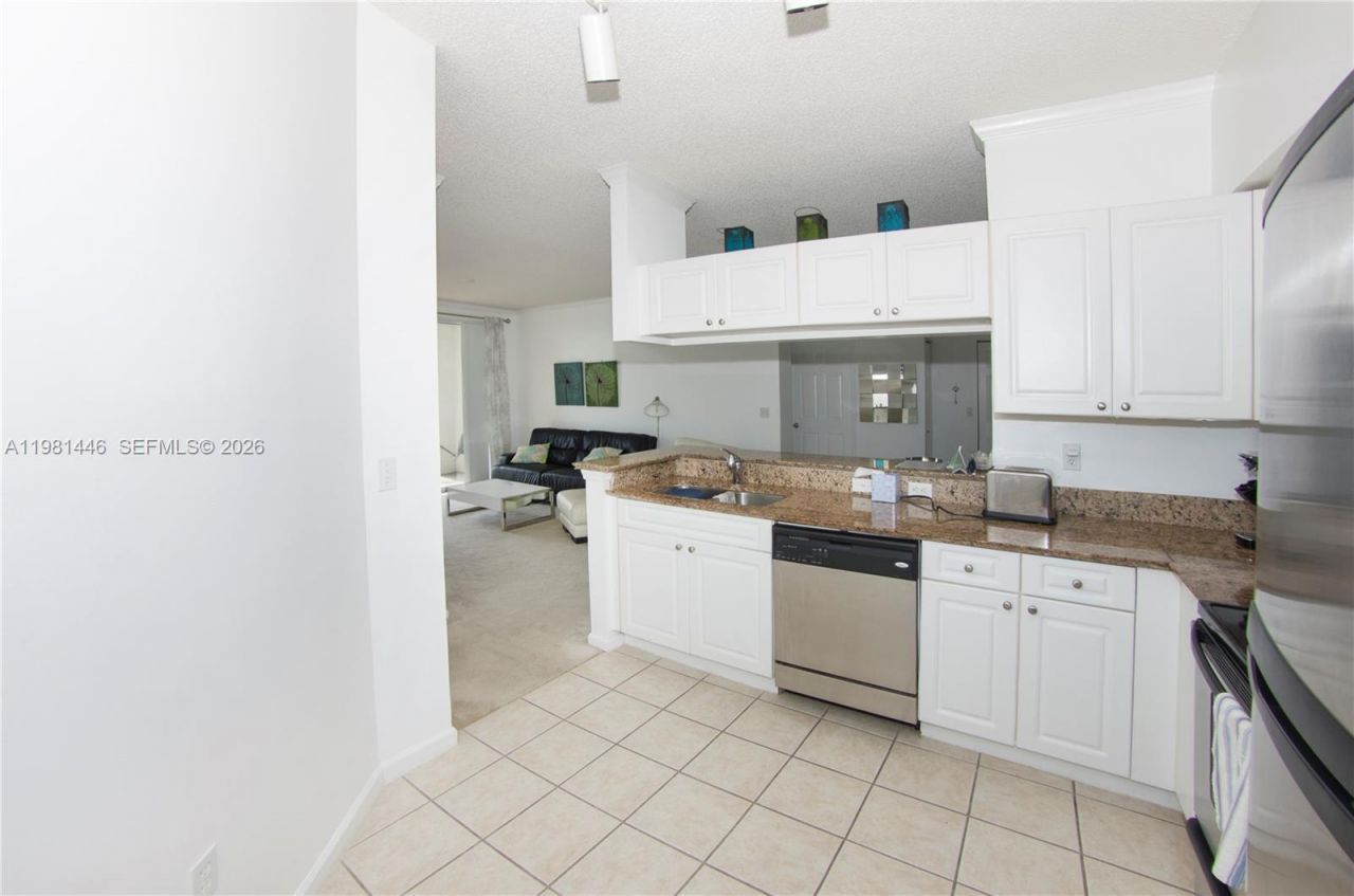 17150 N Bay Rd , Unit 2608, Sunny Isles Beach, FL 33160 Photo