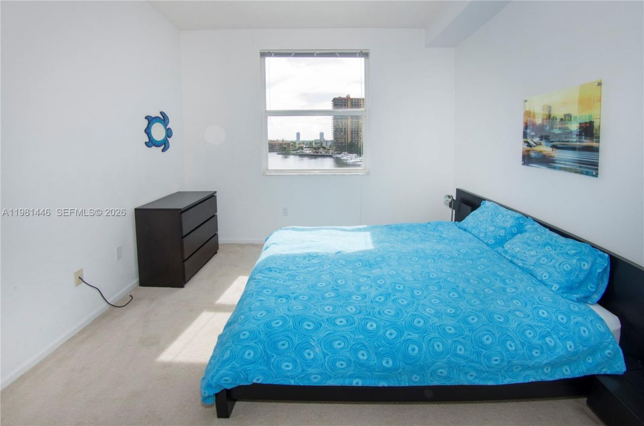 17150 N Bay Rd , Unit 2608, Sunny Isles Beach, FL 33160 Photo