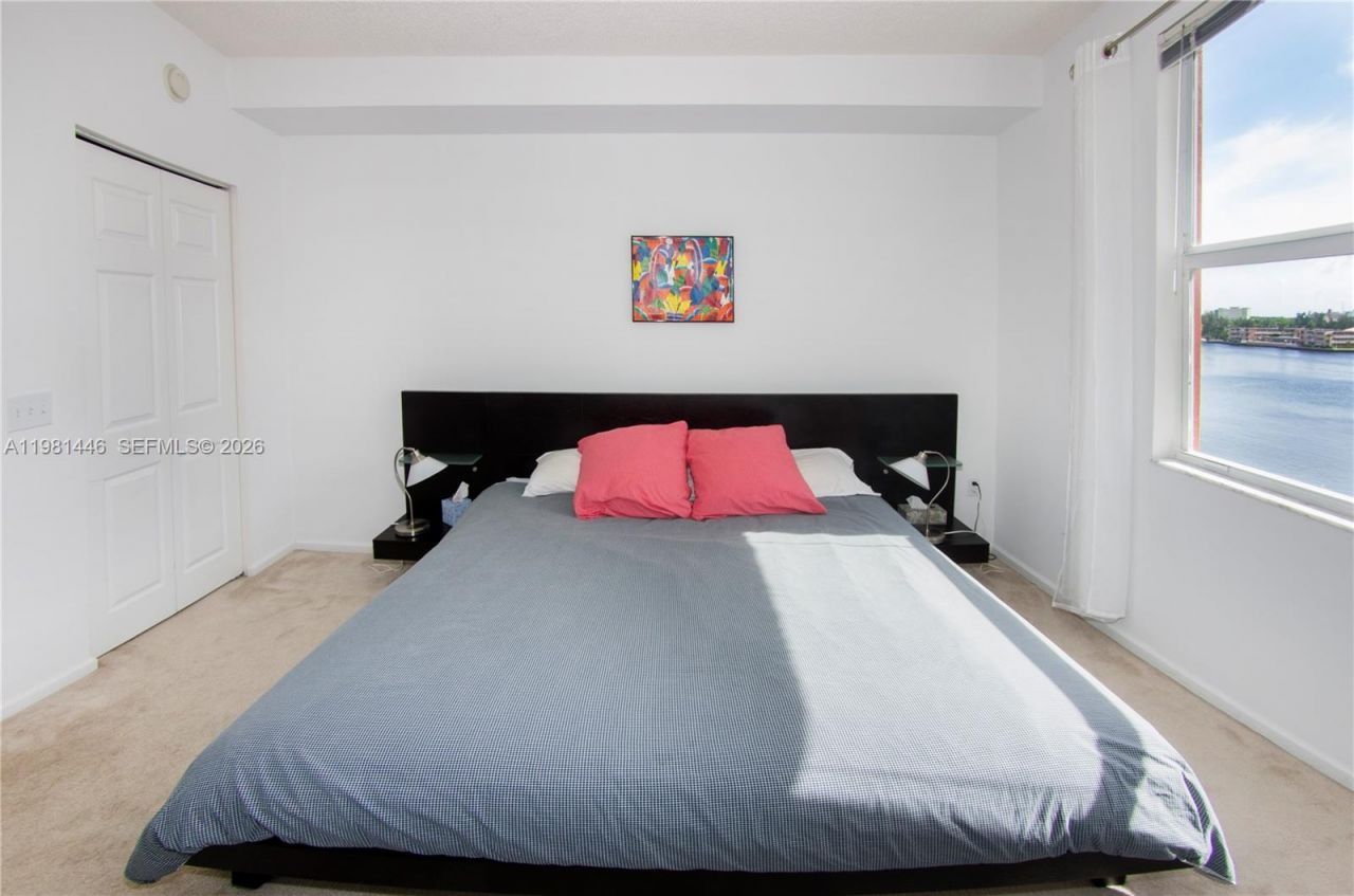 17150 N Bay Rd , Unit 2608, Sunny Isles Beach, FL 33160 Photo