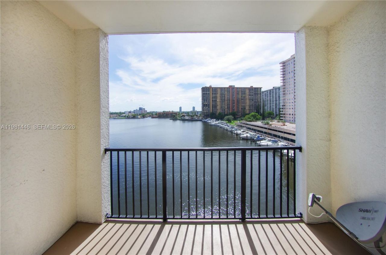 17150 N Bay Rd , Unit 2608, Sunny Isles Beach, FL 33160 Photo