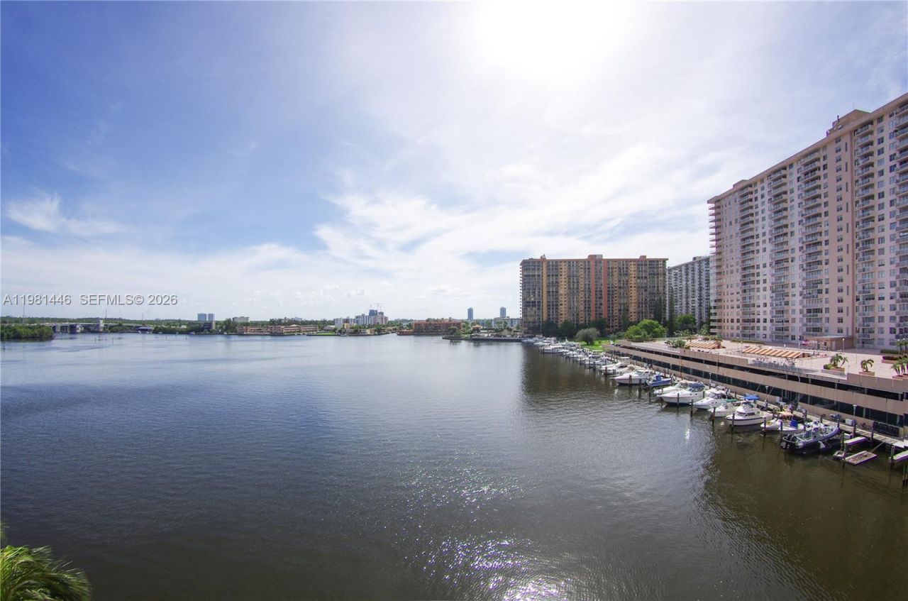 17150 N Bay Rd , Unit 2608, Sunny Isles Beach, FL 33160 Photo