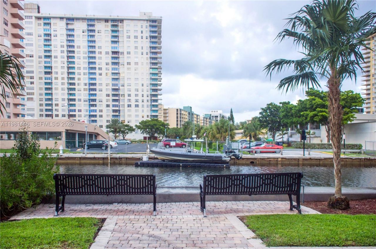 17150 N Bay Rd , Unit 2608, Sunny Isles Beach, FL 33160 Photo