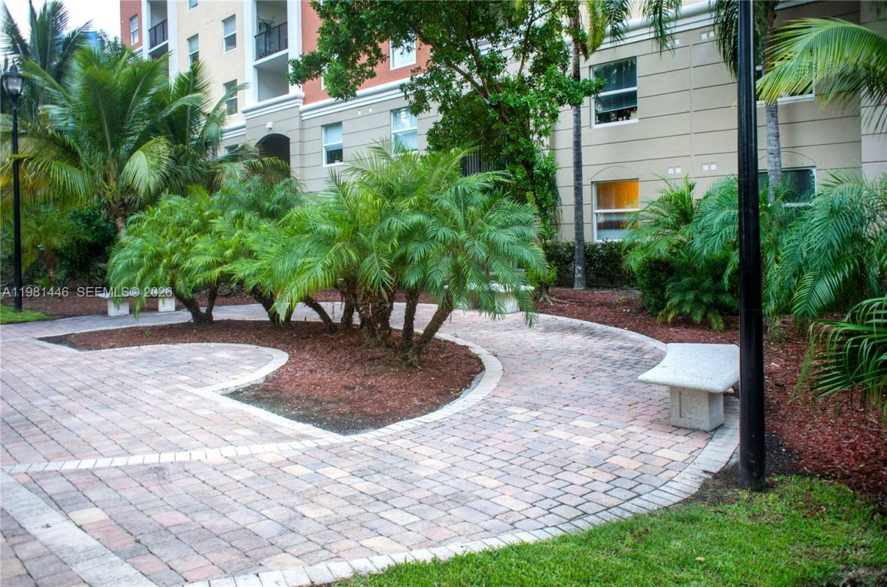 17150 N Bay Rd , Unit 2608, Sunny Isles Beach, FL 33160 Photo