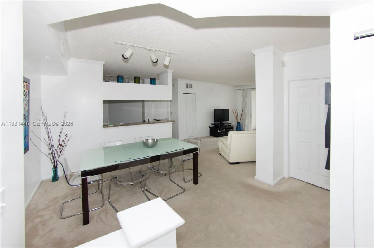 17150 N Bay Rd , Unit 2608, Sunny Isles Beach, FL 33160 Photo