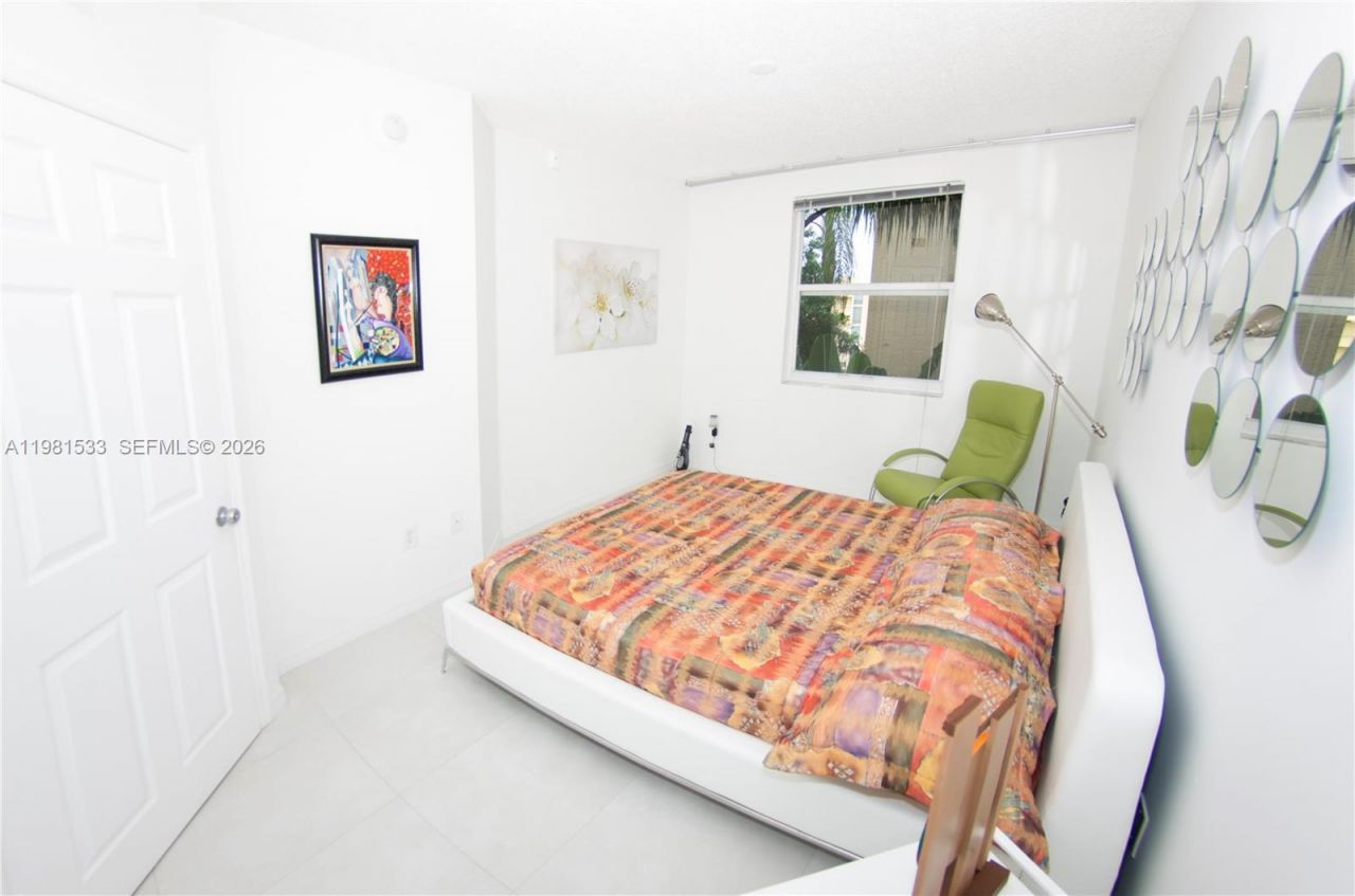 17145 N Bay Rd , Unit 4402, Sunny Isles Beach, FL 33160 Photo