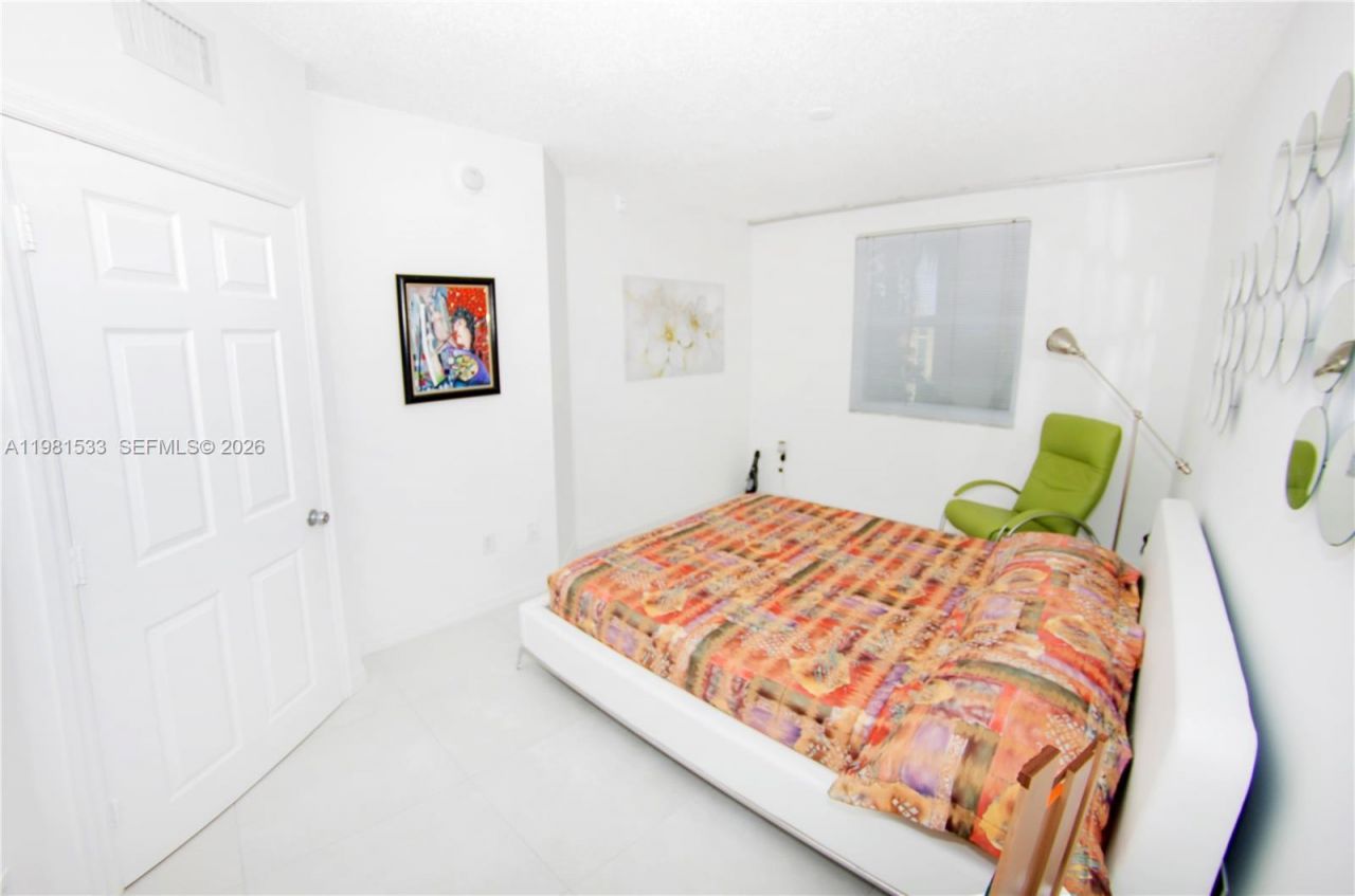 17145 N Bay Rd , Unit 4402, Sunny Isles Beach, FL 33160 Photo