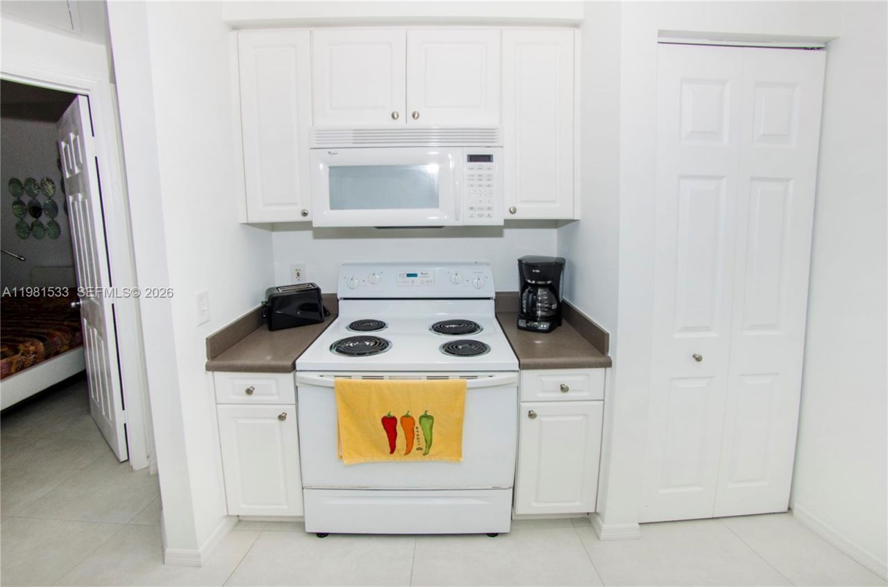 17145 N Bay Rd , Unit 4402, Sunny Isles Beach, FL 33160 Photo