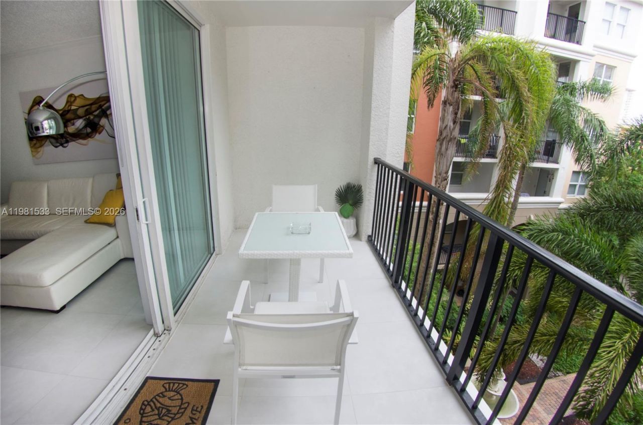 17145 N Bay Rd , Unit 4402, Sunny Isles Beach, FL 33160 Photo