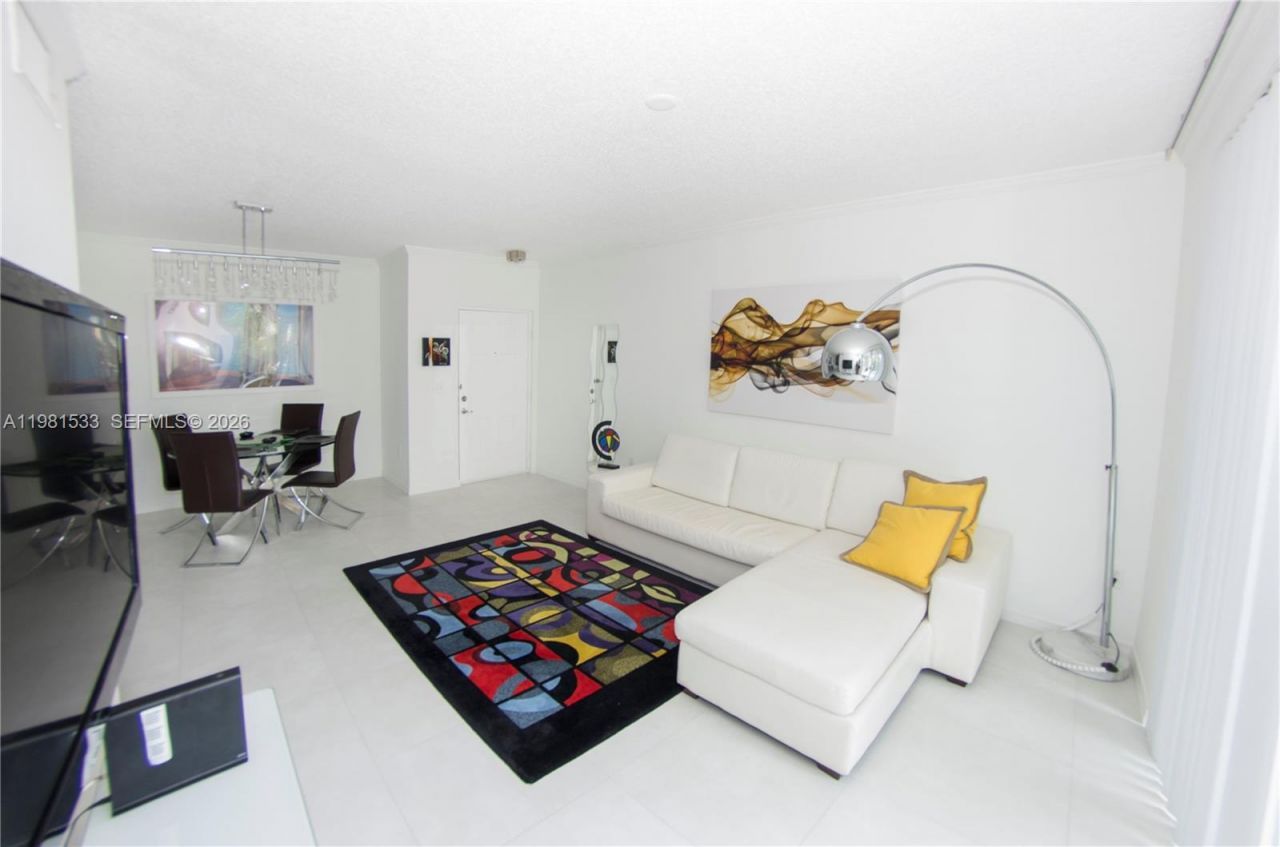 17145 N Bay Rd , Unit 4402, Sunny Isles Beach, FL 33160 Photo