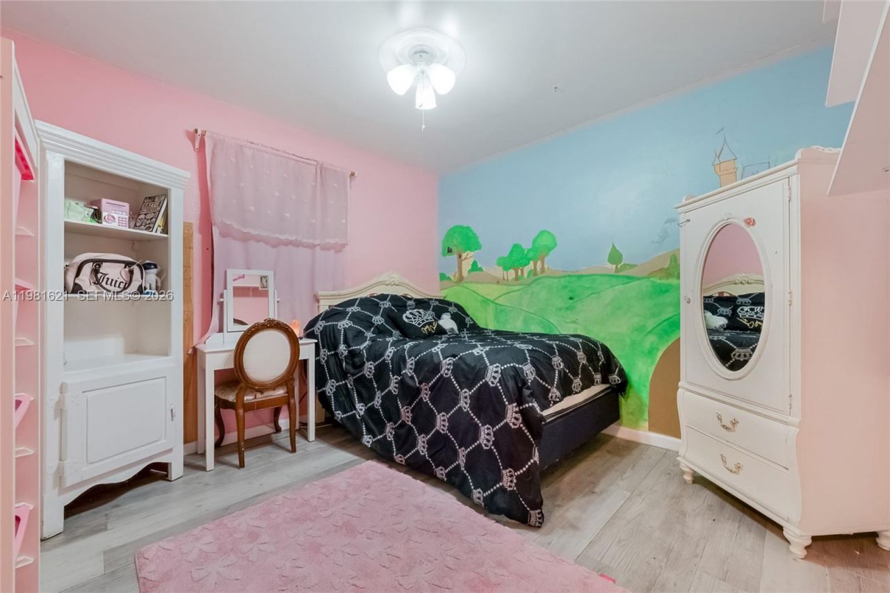 6350 NW 39th Ter, Virginia Gardens, FL 33166 Photo