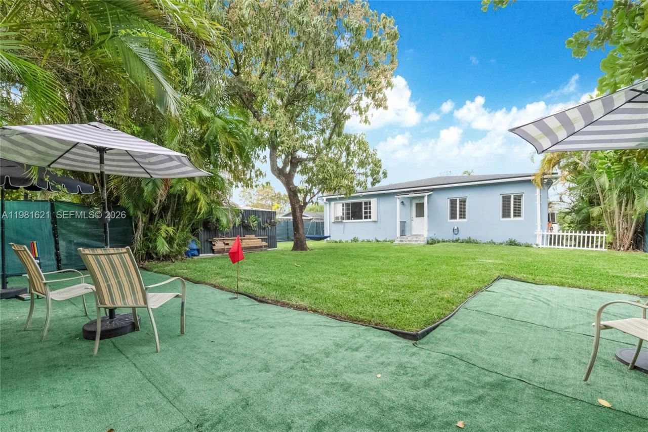 6350 NW 39th Ter, Virginia Gardens, FL 33166 Photo