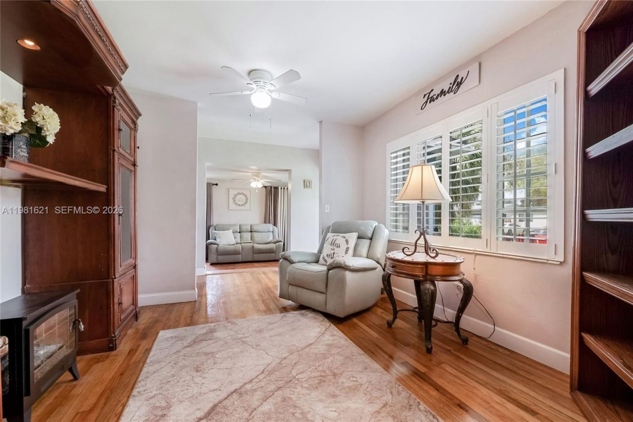 6350 NW 39th Ter, Virginia Gardens, FL 33166 Photo