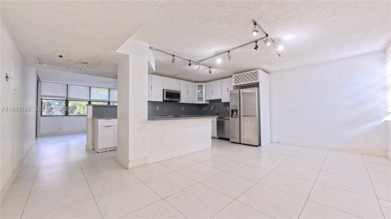 20300 W Country Club Dr , Unit PH18-3, Aventura, FL 33180 Photo