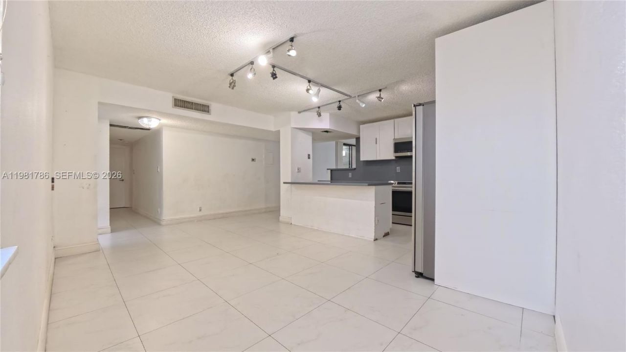 20300 W Country Club Dr , Unit PH18-3, Aventura, FL 33180 Photo